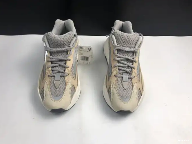 V2 Yeezy Boost Adidas GY7924 700 Cream Cream 0624